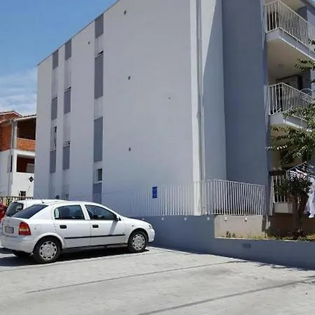 Apartment With A Parking Space - 23051 Zadar